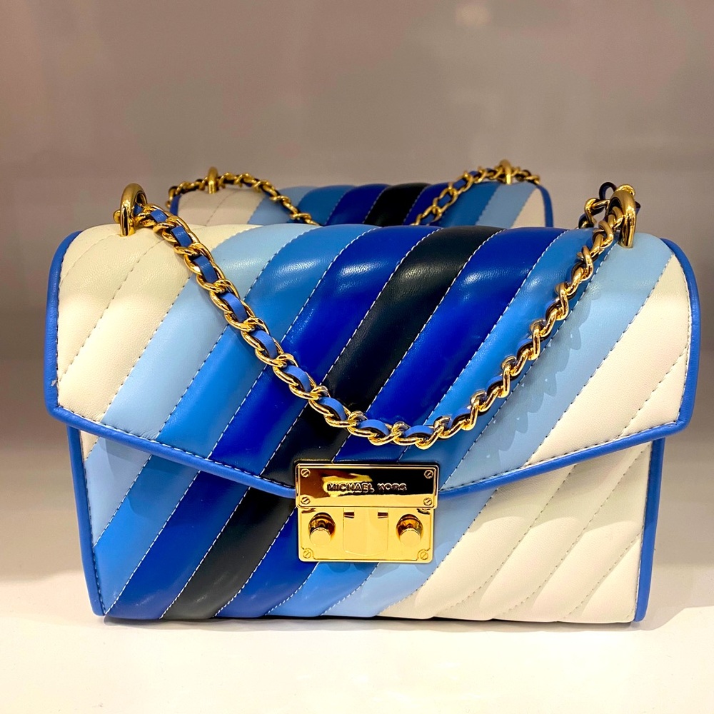 CHAIN CROSSBODY